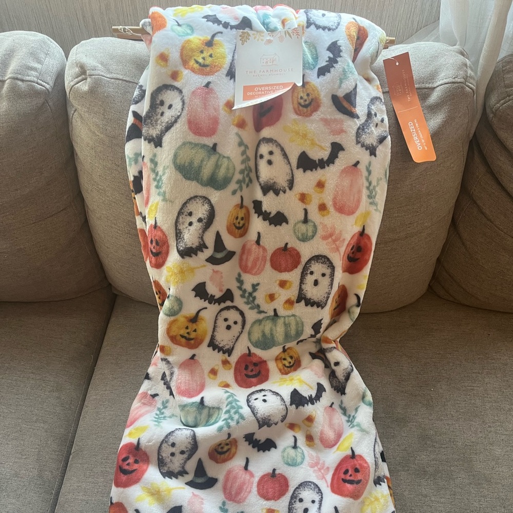 Spooky blanket
